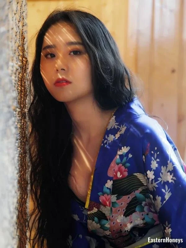 Qiaoting Profile image 1