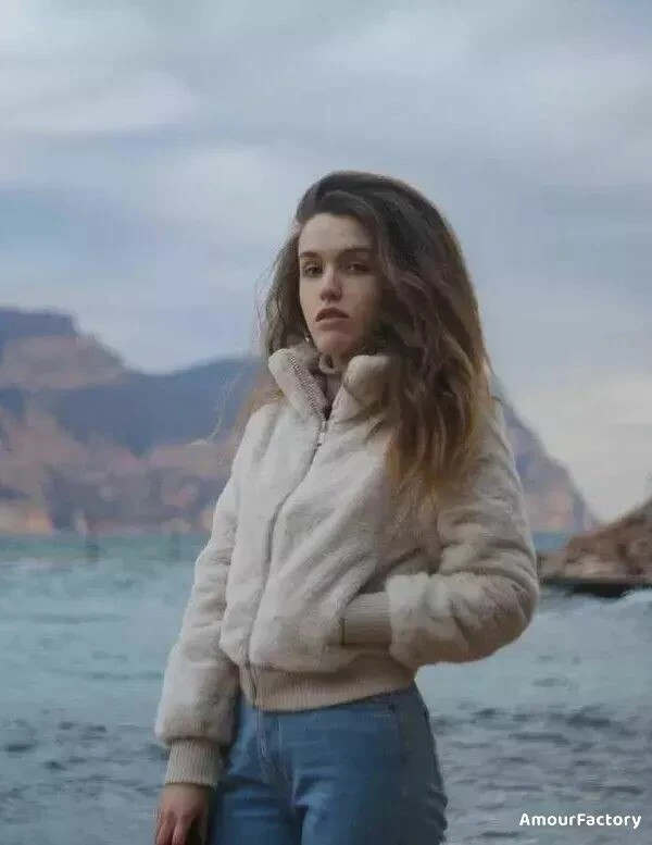 Kristina Profile image 4