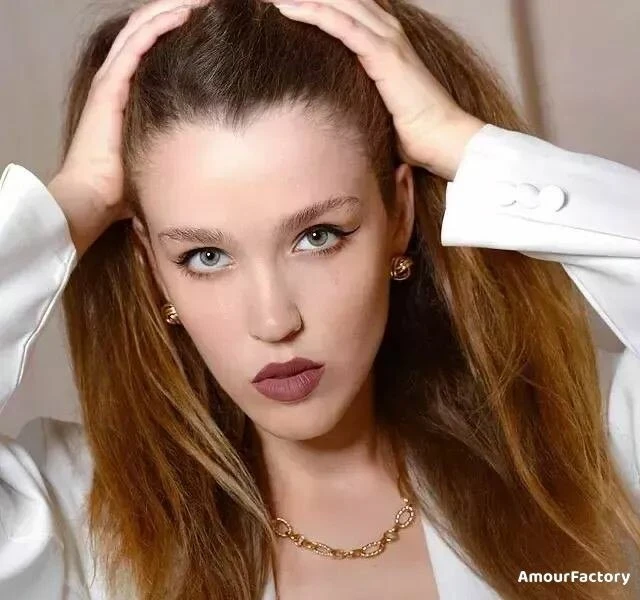 Kristina Profile image 2