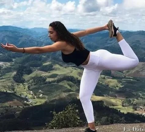 Carolina Profile image 1