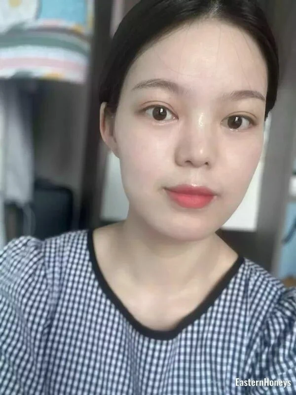 Hong Profile image 2