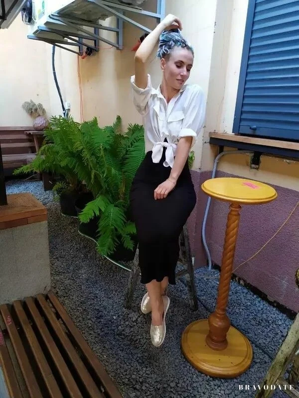 Yana Profile image 2