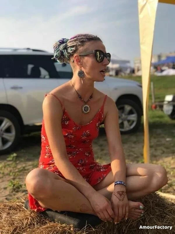 Yana Profile image 1